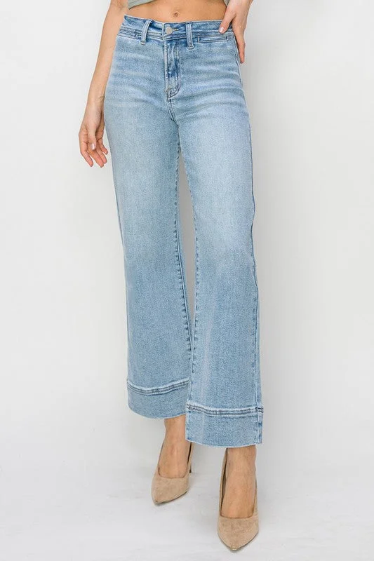 Wide Leg Light Wash Jeans